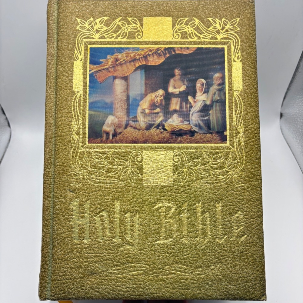 Holy Bible Parish Edition 70's Green Gold Gilt Nativity Illustrated Study Helps